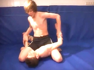 Wrestling Kevin Debutant Nosex